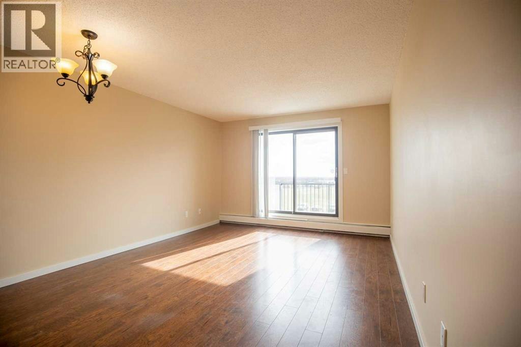 304-9903 97 Street, Wembley, AB, T0H 3C0 - 3