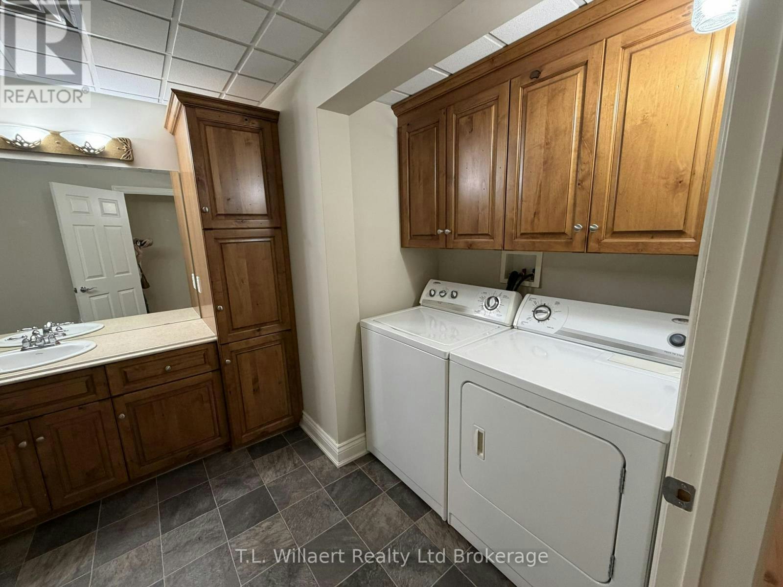 202-17 Brock Street W, Tillsonburg, ON, N4G 2A3 - 4