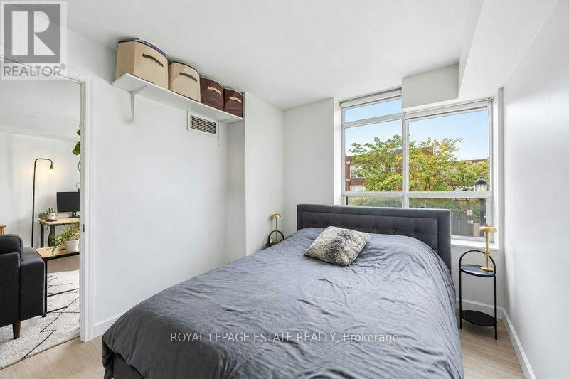 203-140 Bathurst Avenue, Toronto, ON, M5V 3N8 - 6