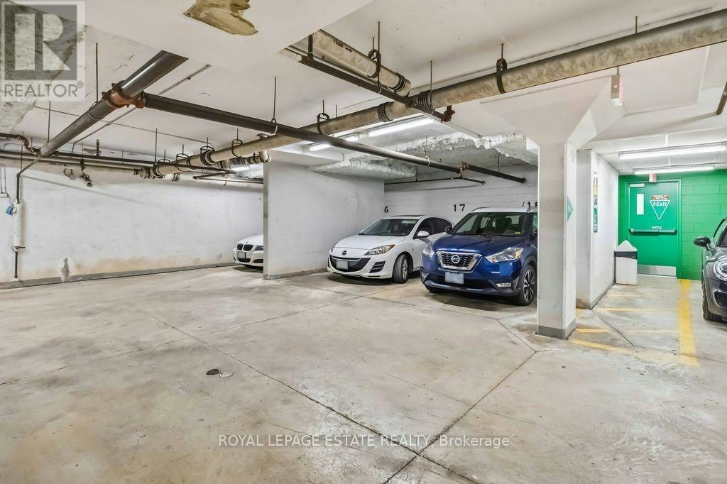203-140 Bathurst Avenue, Toronto, ON, M5V 3N8 - 12