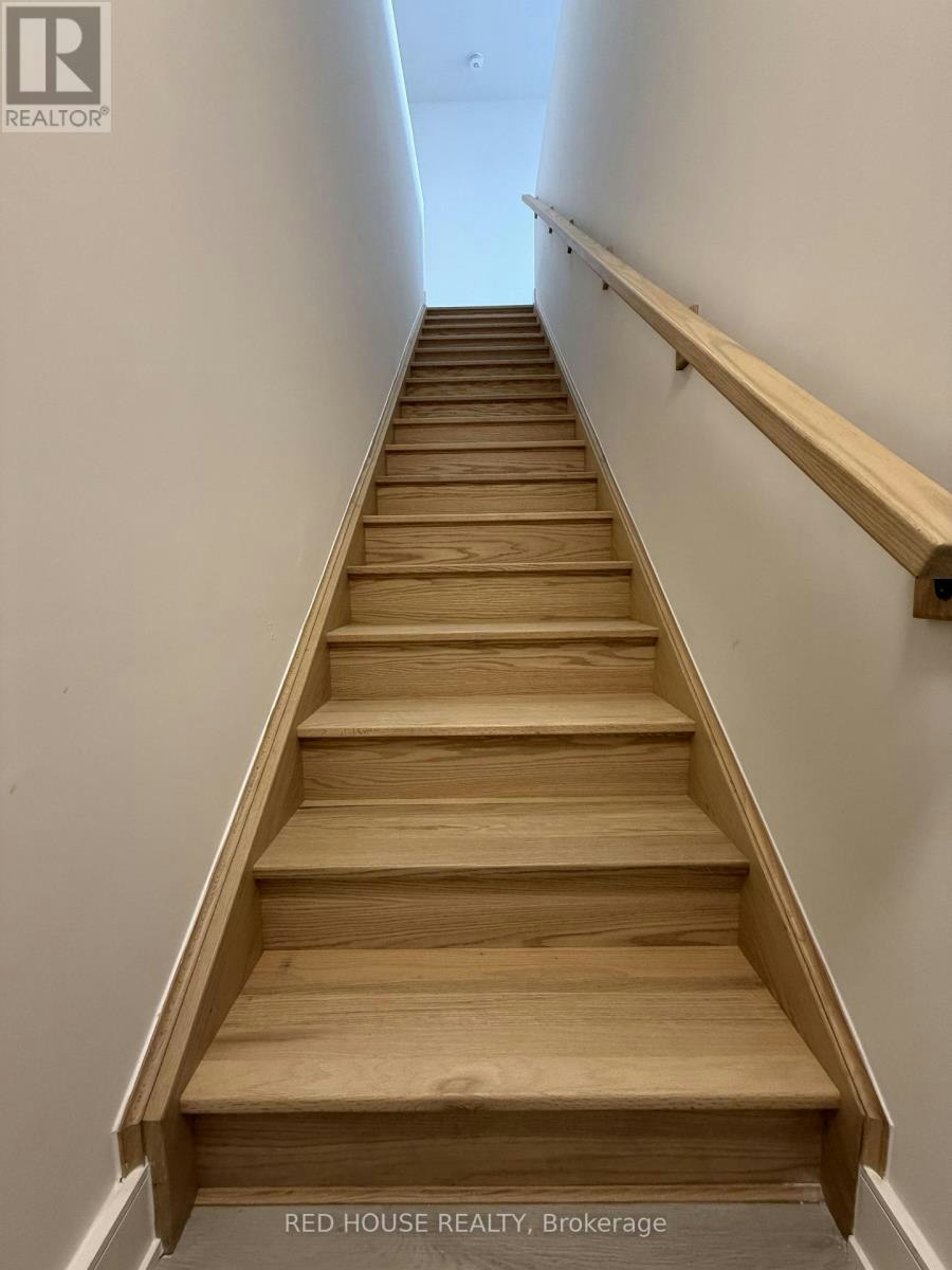 240 Ellis Avenue, St. Catharines, ON, L2P 0H2 - 4