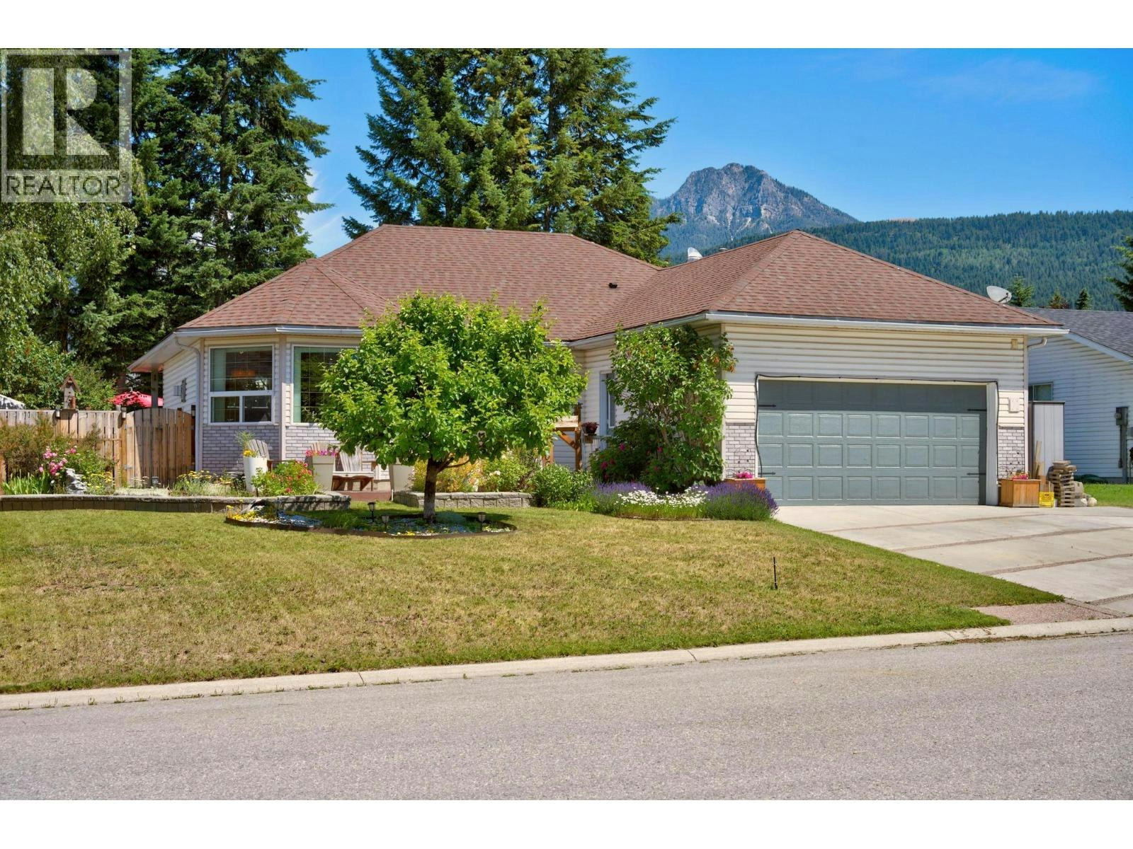 1505 Cedar Street, Golden, BC, V0A 1H6