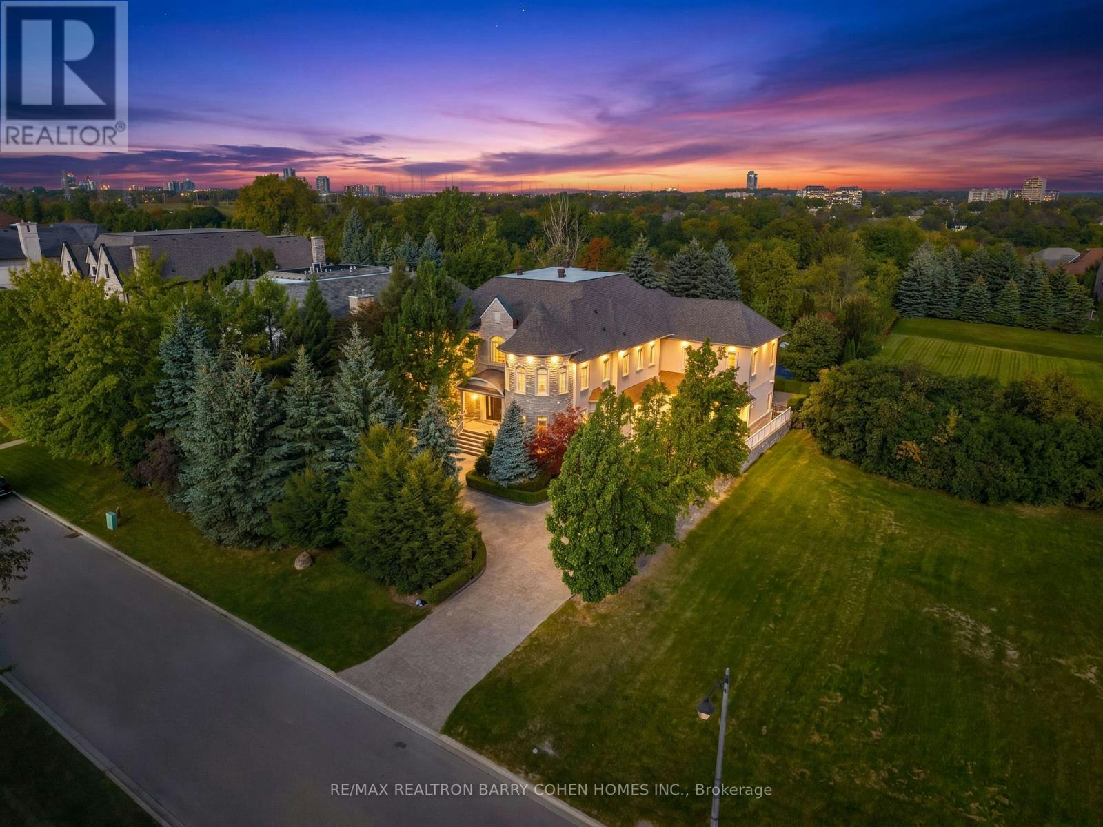 65 Parr Place, Vaughan, ON, L4J 8L1