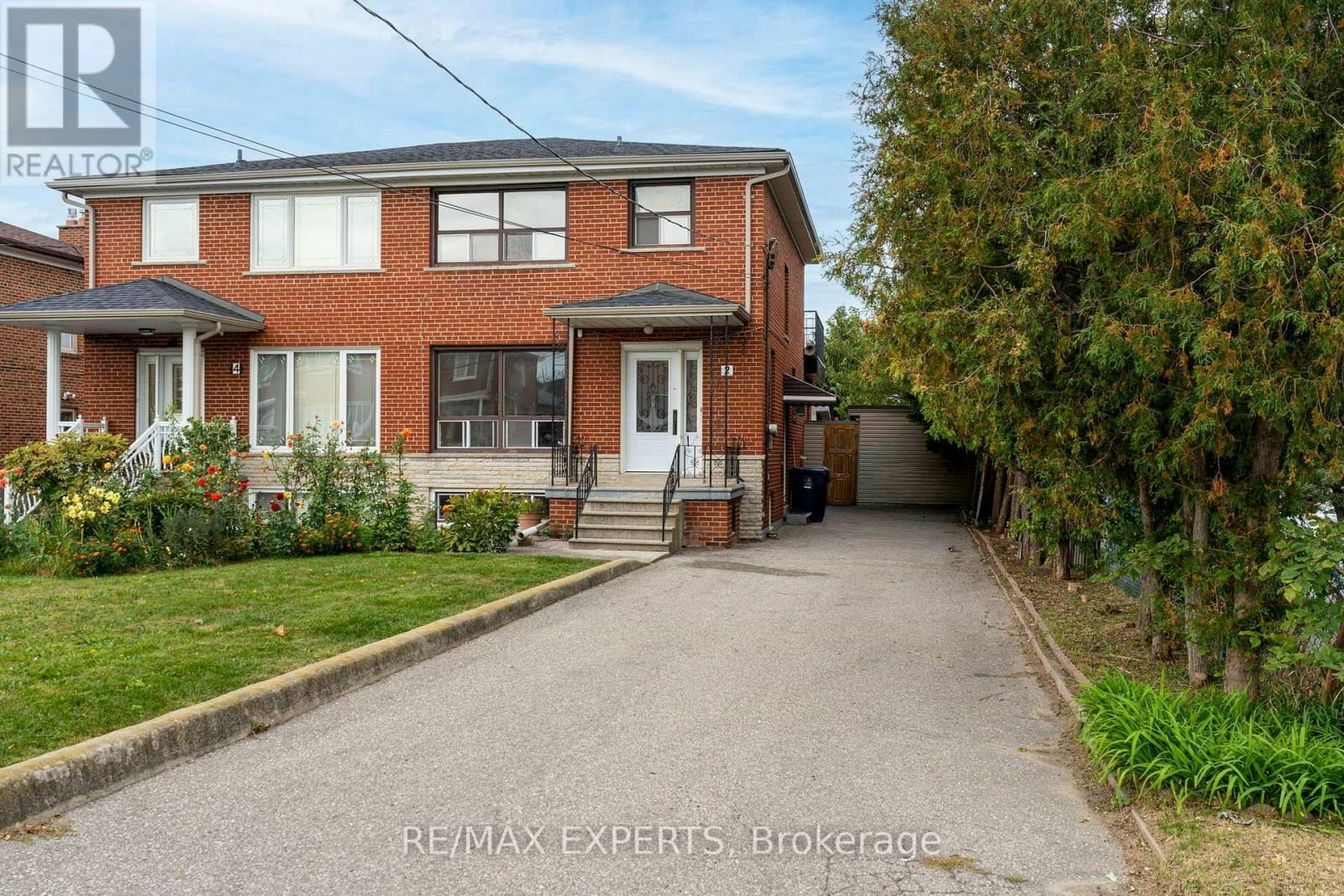 2 Donofree Road, Toronto, ON, M6L 2P5