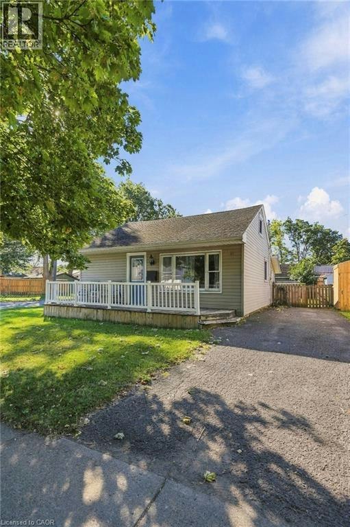21 Exeter Avenue, Welland, ON, L3B 4X9