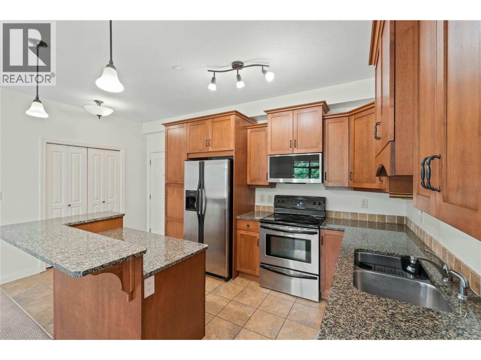 207-1390 Hillside Drive, Kamloops, BC, V2E 0A6 - 14
