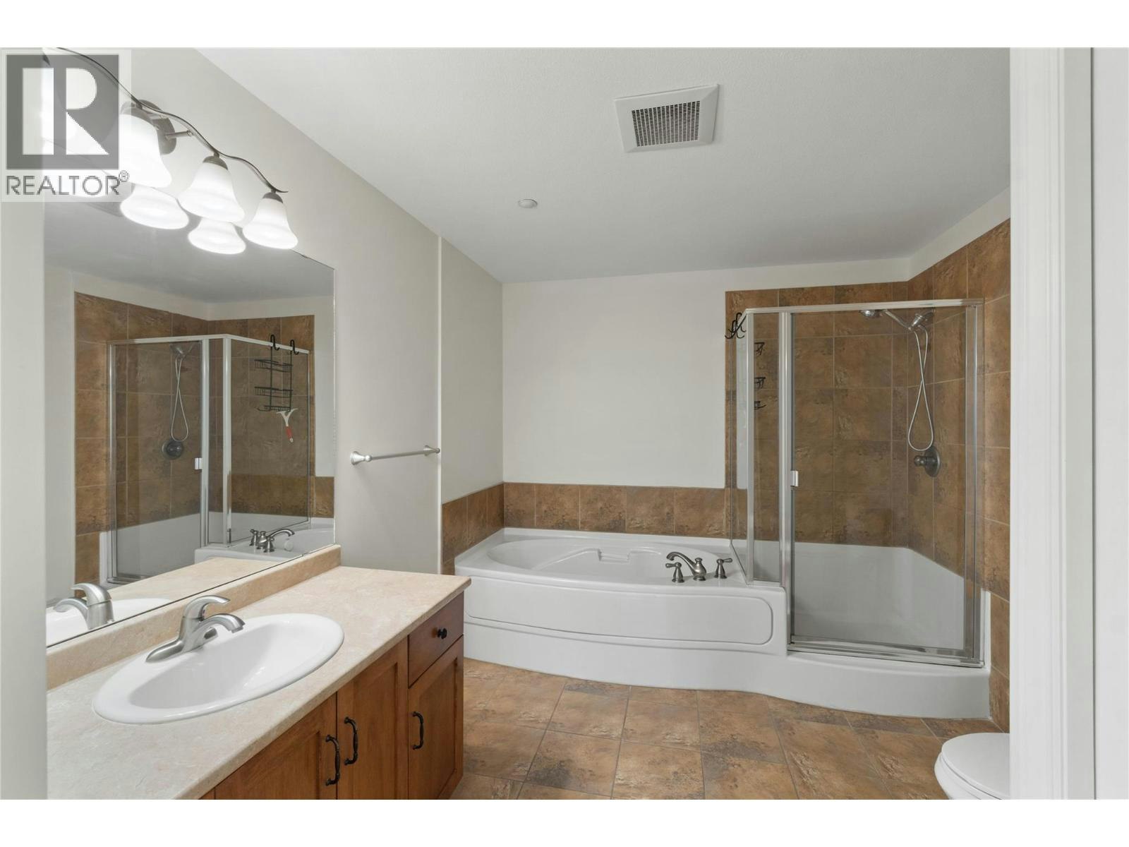 207-1390 Hillside Drive, Kamloops, BC, V2E 0A6 - 15