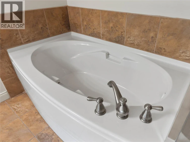 207-1390 Hillside Drive, Kamloops, BC, V2E 0A6 - 25