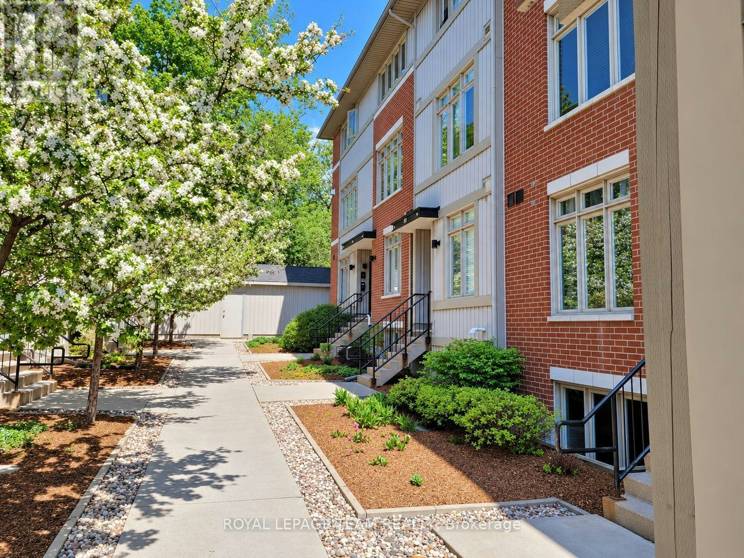 19-797 Montreal Road, Ottawa, ON, K1K 0S9