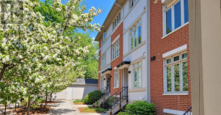 19-797 Montreal Road, Ottawa, ON, K1K 0S9