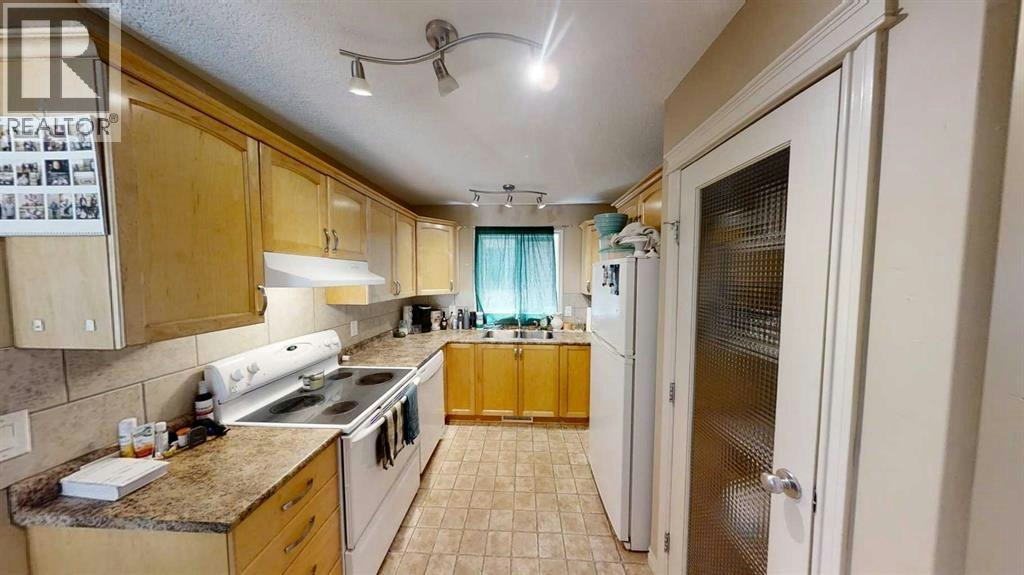 B-9334 Lakeland Drive, Grande Prairie, AB, T8X 1N5 - 5