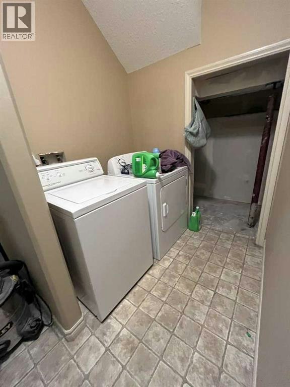 B-9334 Lakeland Drive, Grande Prairie, AB, T8X 1N5 - 10