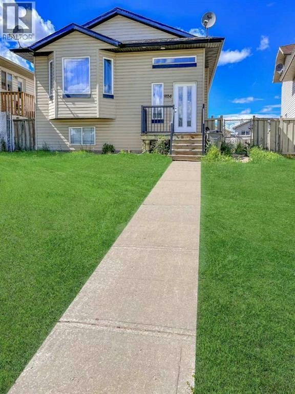 B-9334 Lakeland Drive, Grande Prairie, AB, T8X 1N5