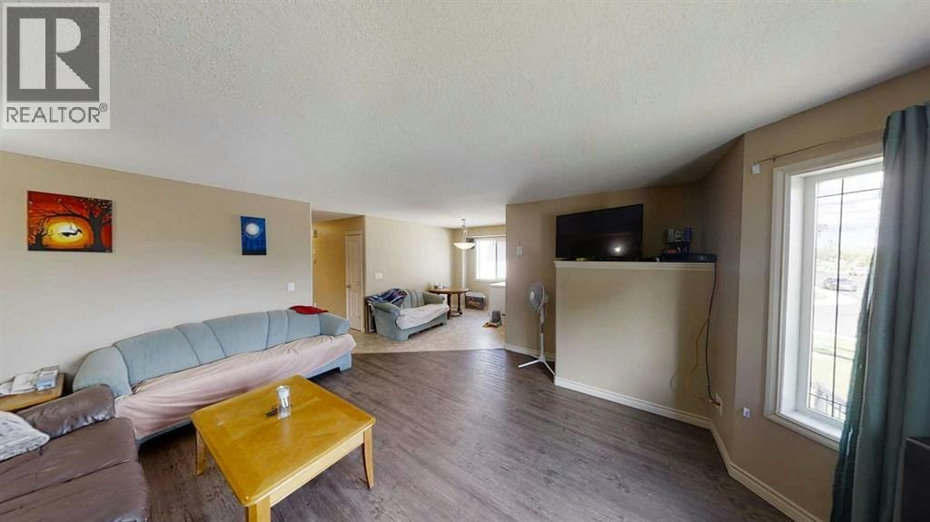 B-9334 Lakeland Drive, Grande Prairie, AB, T8X 1N5 - 4