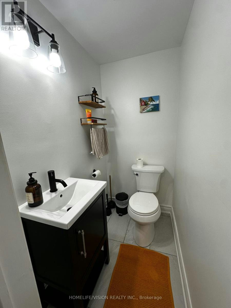 A-473 Cosburn Avenue, Toronto, ON, M4J 2N6 - 4