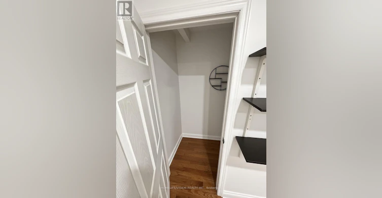 A-473 Cosburn Avenue, Toronto, ON, M4J 2N6 - 9