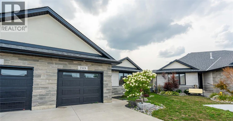 709 Ferdinands Crescent, Sarnia, ON, N7W 0B5 - 2