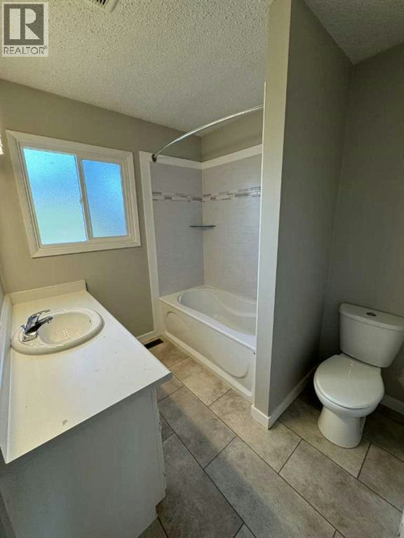 7852 Cedarwood Park, Grande Prairie, AB, T8V 4R8 - 8