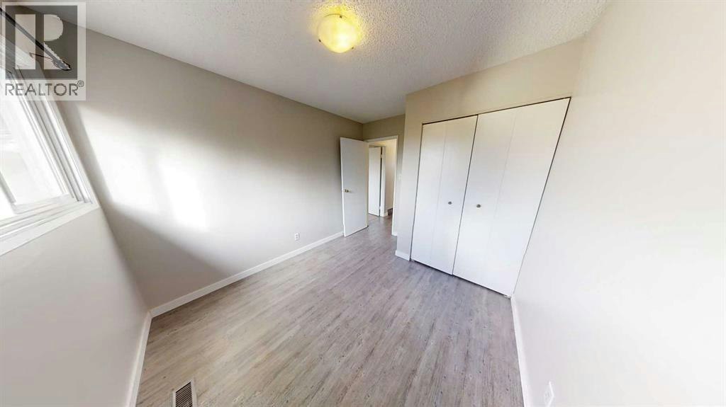 7852 Cedarwood Park, Grande Prairie, AB, T8V 4R8 - 7