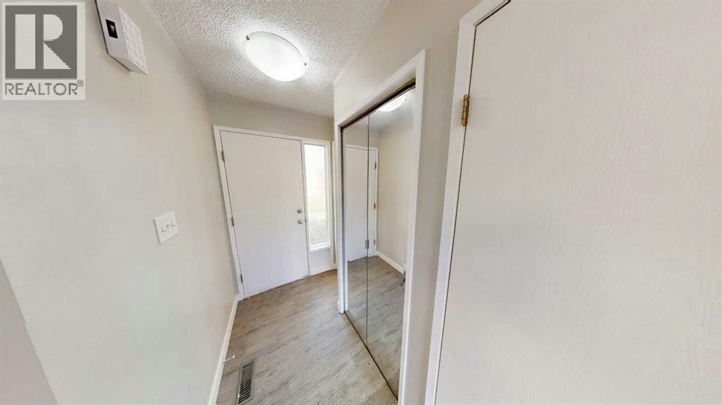 7852 Cedarwood Park, Grande Prairie, AB, T8V 4R8 - 2