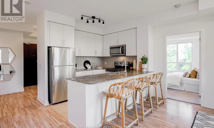 205-840 Queens Plate Drive