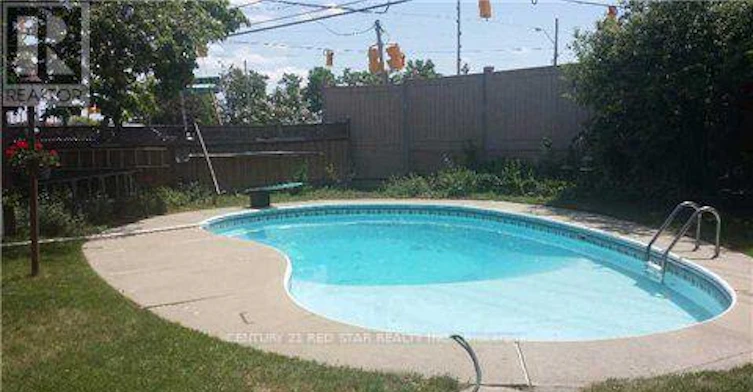5 Birchbank Road, Brampton, ON, L6T 1L6 - 2