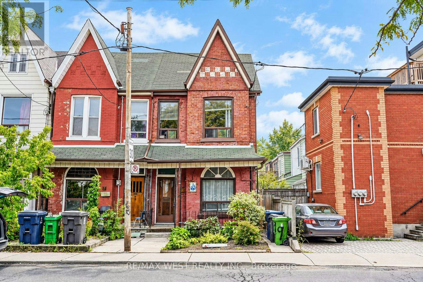 9 Northumberland Street, Toronto, ON, M6H 1P8