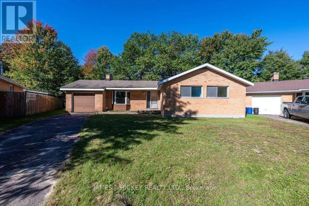 4 Sheridan Court, Deep River, ON, K0J 1P0