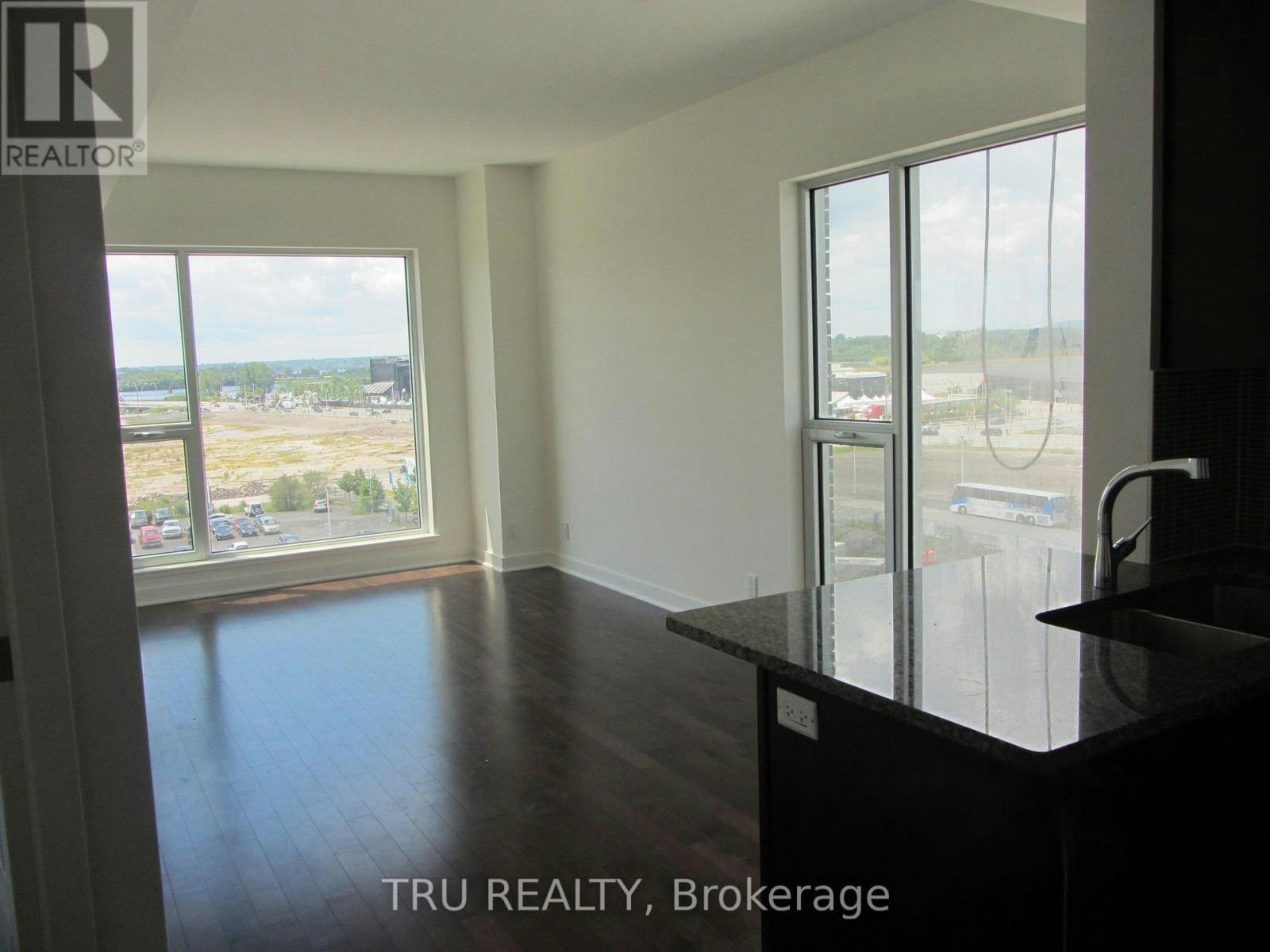 706 300c Lett Street, Ottawa, ON, K1R 0A7 - 4