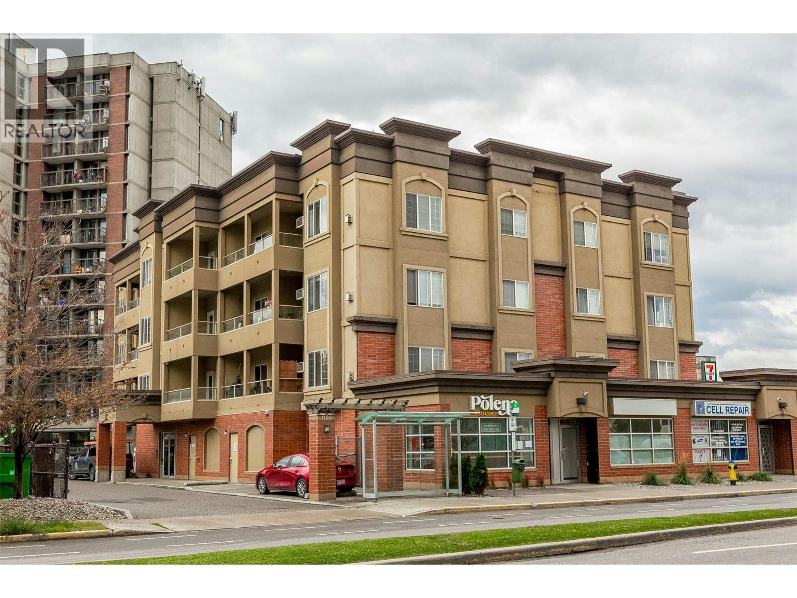 302-1125 Bernard Avenue, Kelowna, BC, V1Y 6R3