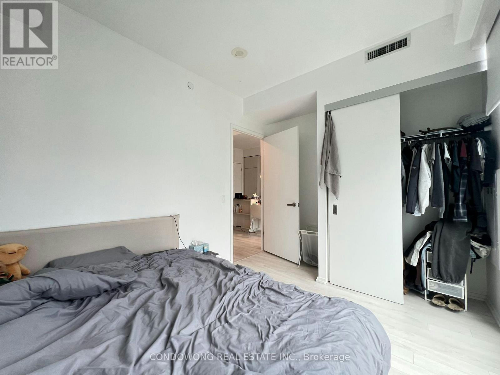 2501-197 Yonge Street, Toronto, ON, M5B 0C1 - 13