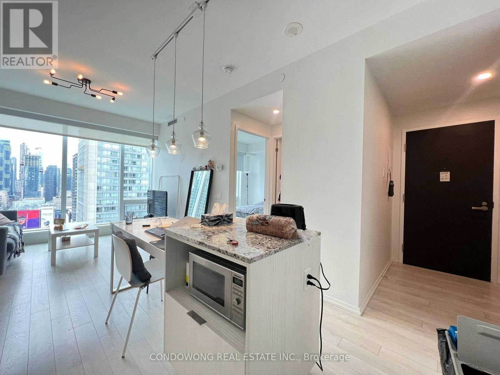 2501-197 Yonge Street, Toronto, ON, M5B 0C1 - 3
