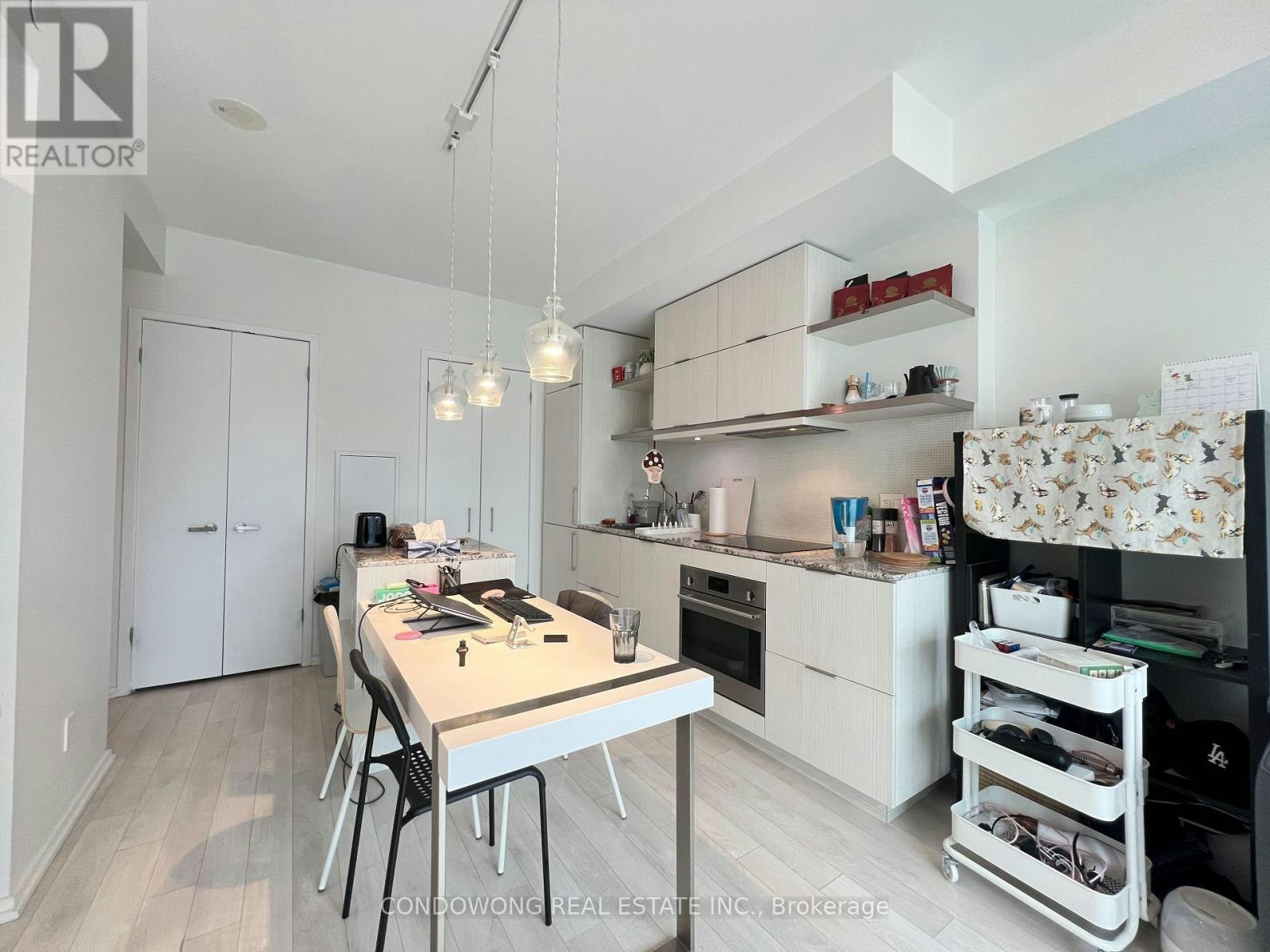 2501-197 Yonge Street, Toronto, ON, M5B 0C1 - 5