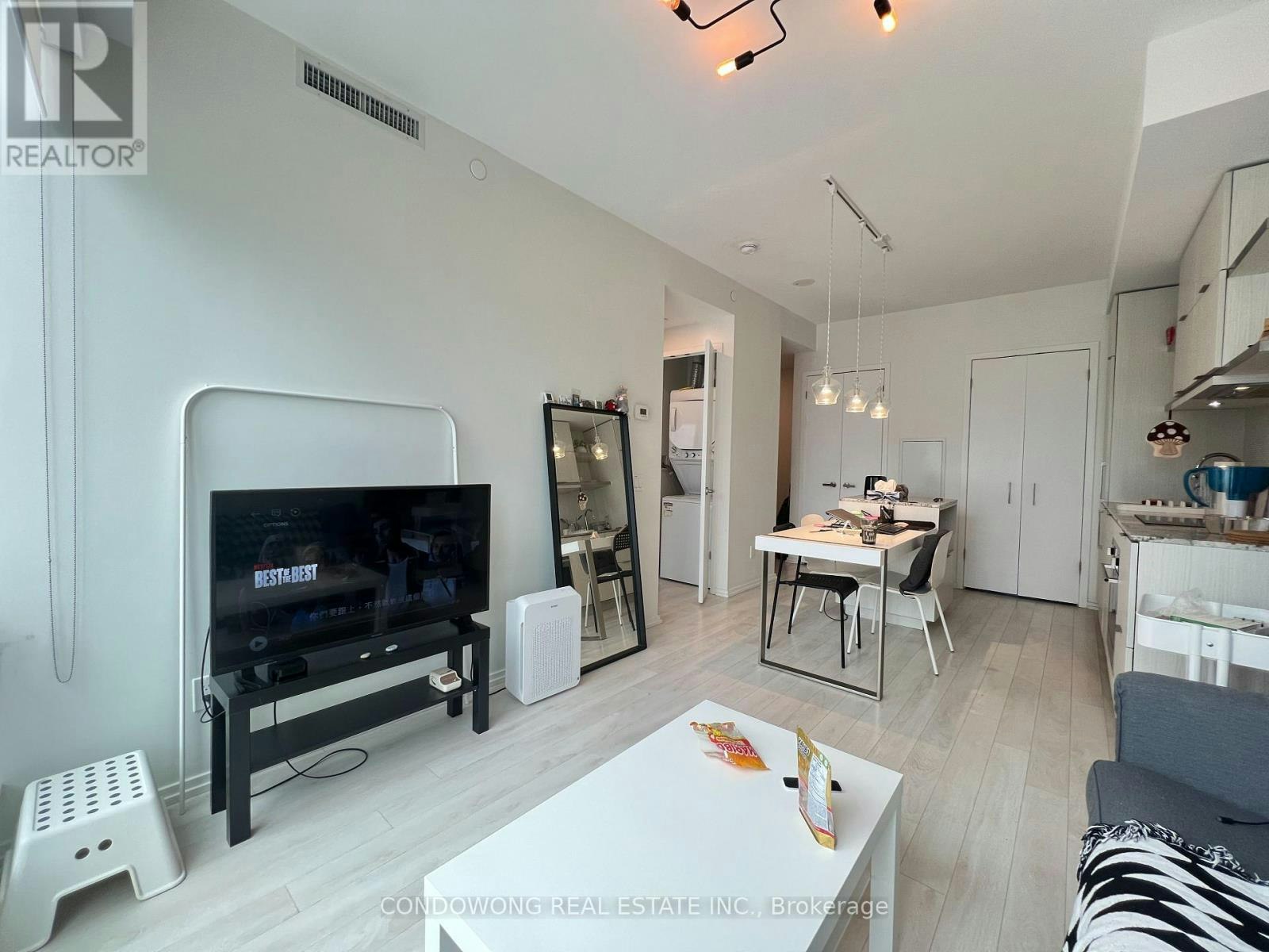 2501-197 Yonge Street, Toronto, ON, M5B 0C1 - 7