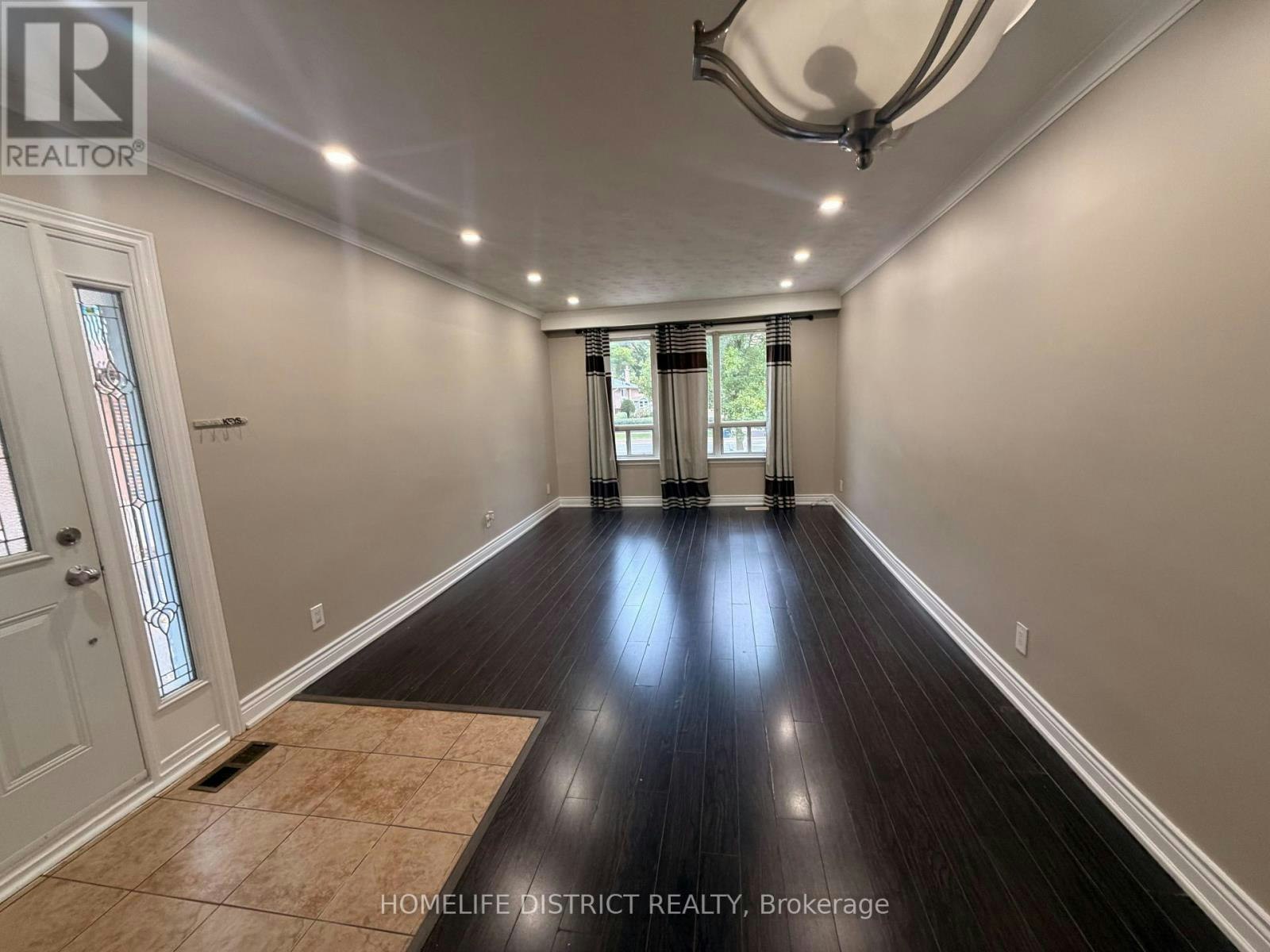 814 Brimorton Drive E, Toronto, ON, M1G 2S9 2
