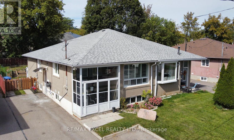 44 Lindsay Avenue