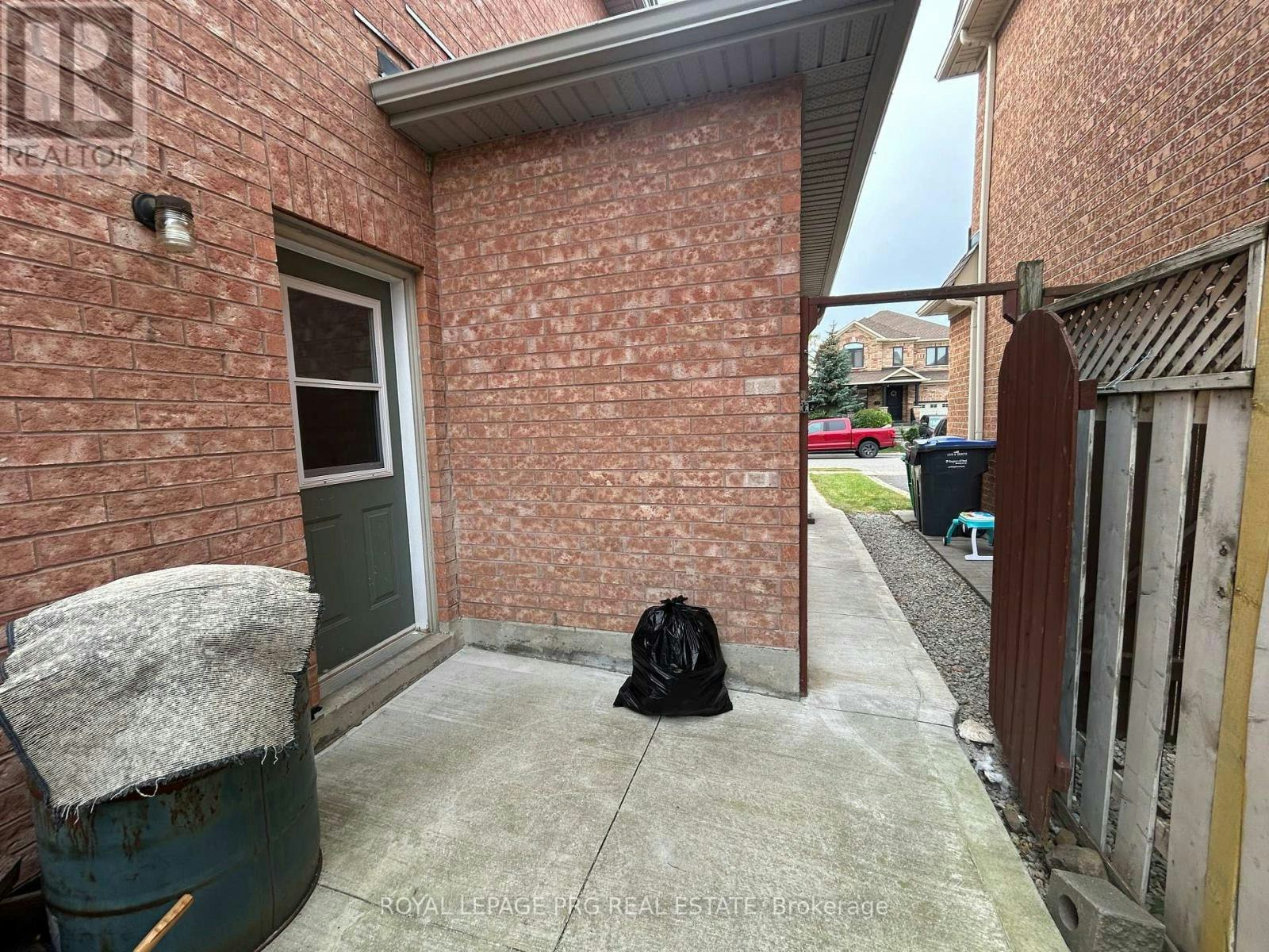 A-11 Villagewood Street, Brampton, ON, L6P 2C4 - 2