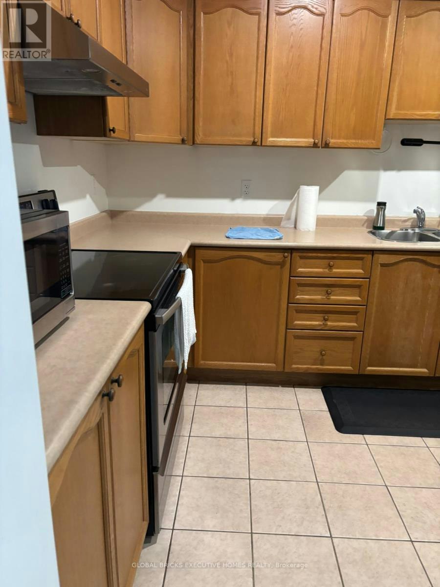 6064 Coxswain Crescent, Mississauga, ON, L5V 2Z9 - 5