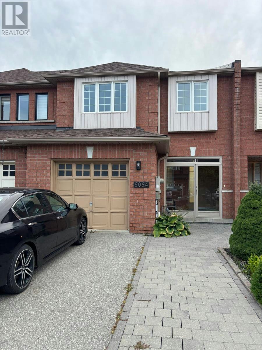 6064 Coxswain Crescent, Mississauga, ON, L5V 2Z9
