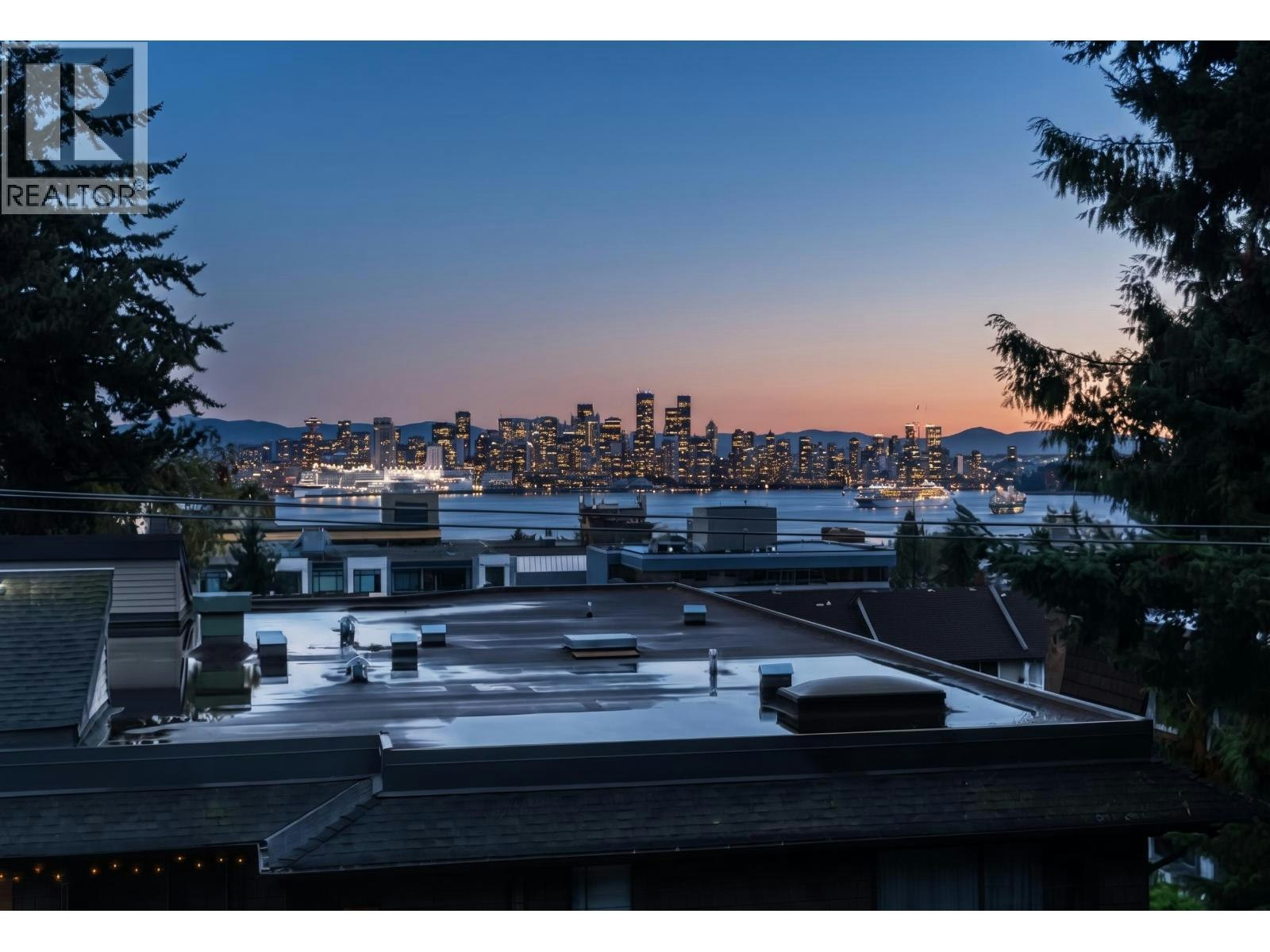 302-211 W 3rd Street, North Vancouver, BC, V7M 1E9