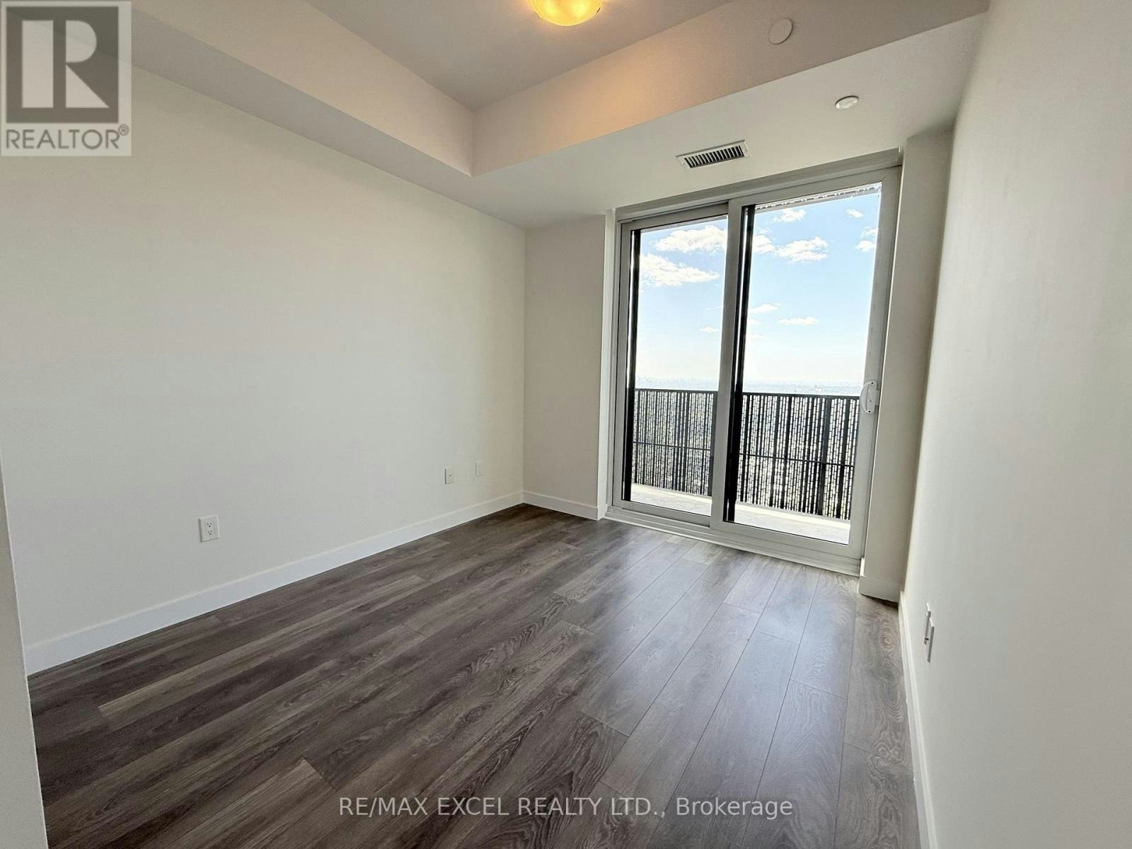 5603-8 Eglinton Avenue E, Toronto, ON, M4P 1A6 - 6