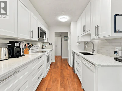 303-1500 Elford Street - 4