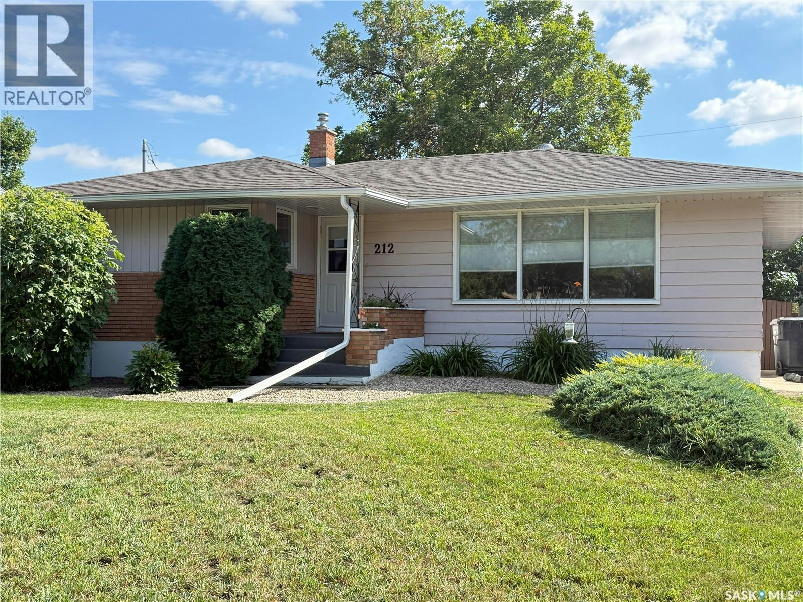 212 Ash Drive, Weyburn, SK, S4H 0S2