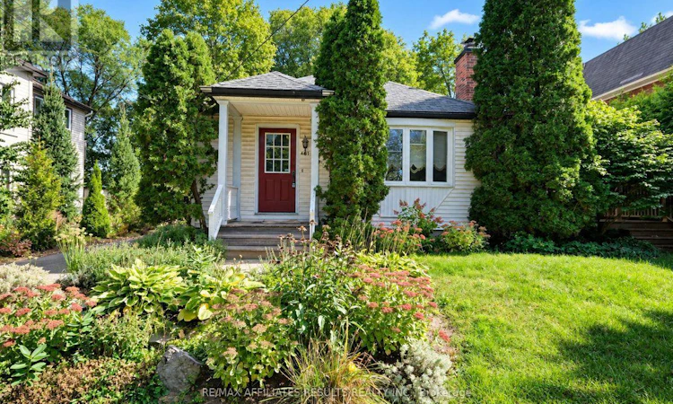 481 Tweedsmuir Avenue