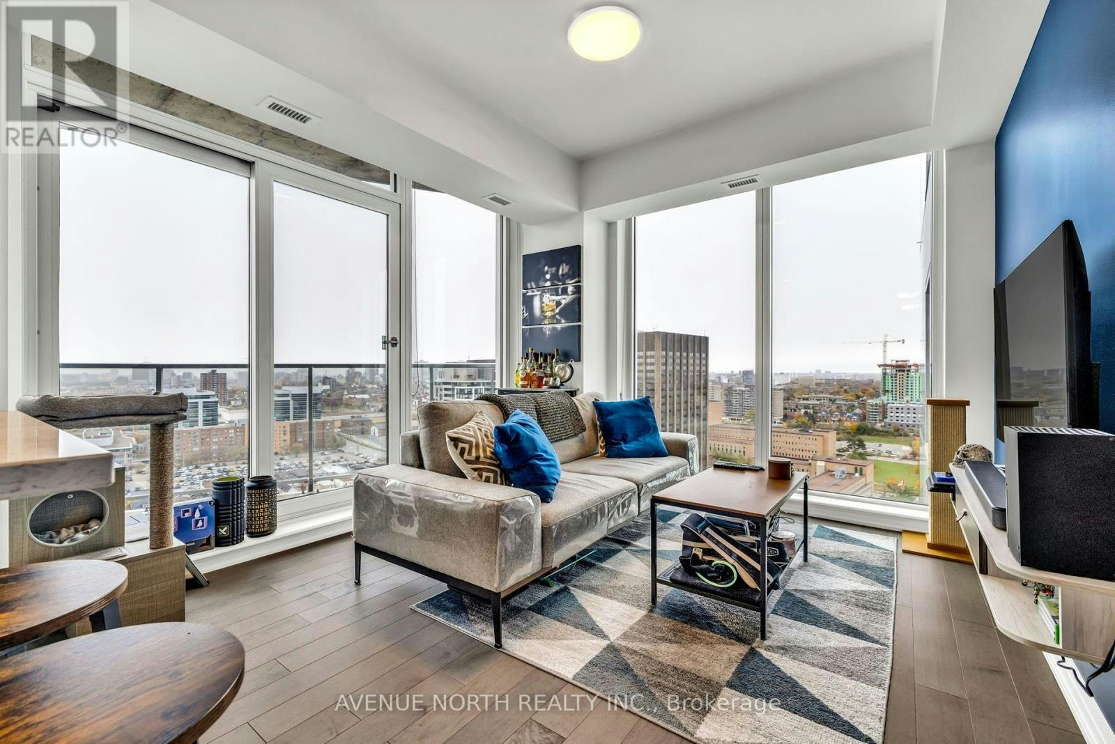 2001-805 Carling Avenue, Ottawa, ON, K1S 5W9 - 5