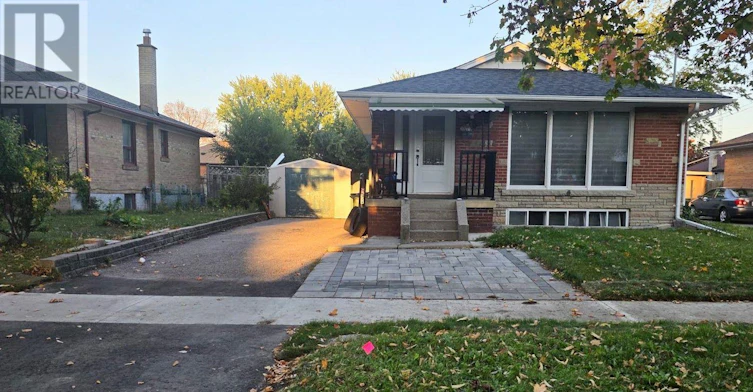 25 Courton Drive, Toronto, ON, M1R 1K7