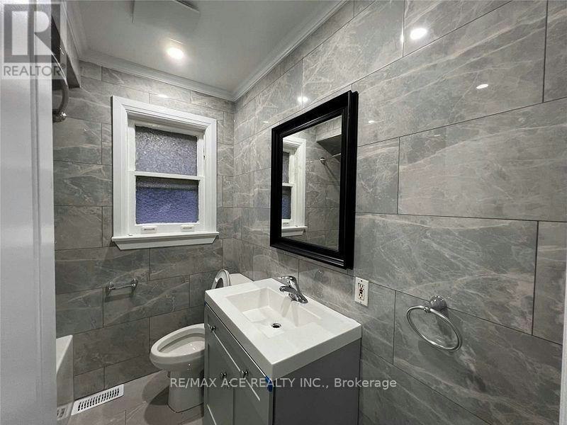 25 Courton Drive, Toronto, ON, M1R 1K7 - 8