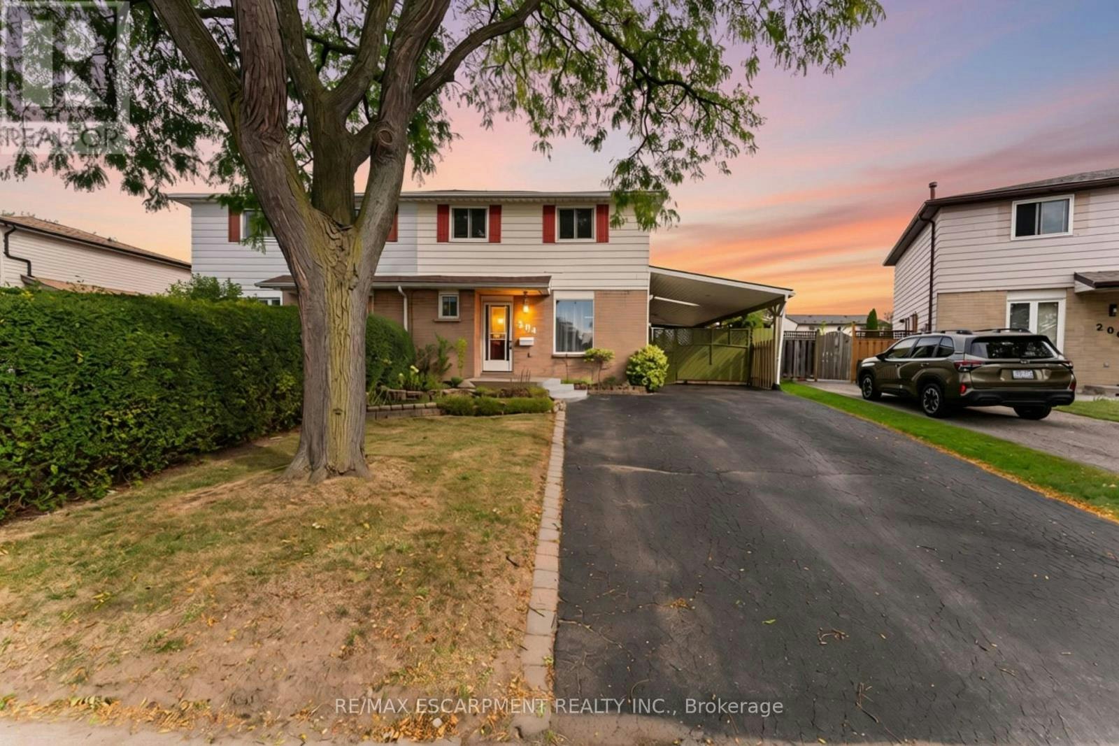 204 Birchcliffe Crescent, Hamilton, ON, L8T 4K9