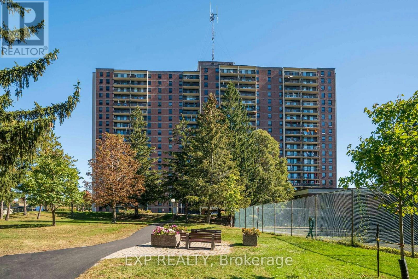404-665 Bathgate Drive, Ottawa, ON, K1K 3Y4