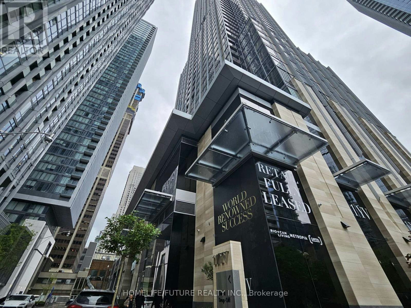 6105-11 Yorkville Avenue, Toronto, ON, M4W 1L2